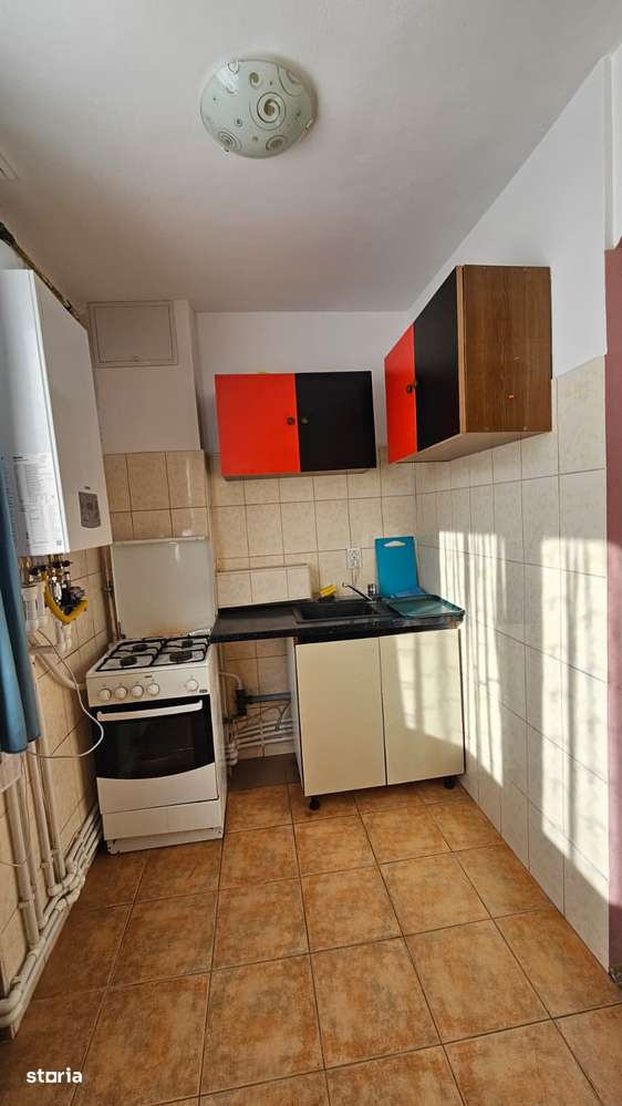 Garsoniera zona Judetean,etajul 2,mobilata,57900 Euro - Imagine principală: 5/8