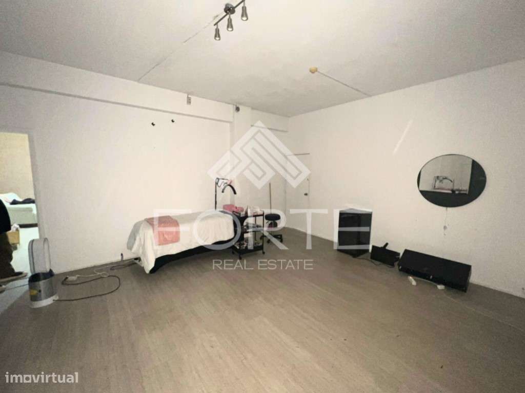 Espaço Comercial c/ armazém-7