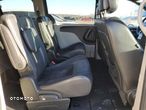 Dodge Grand Caravan - 9