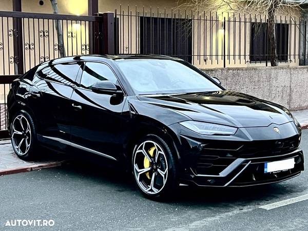 Lamborghini URUS Standard - 1