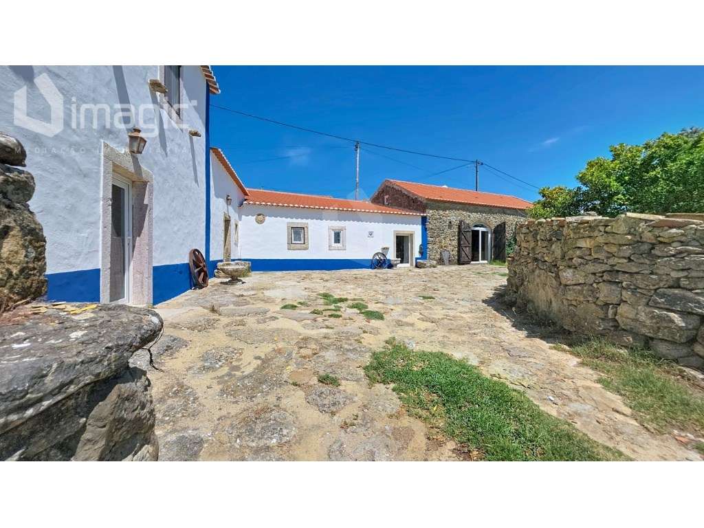 Moradia em Mafra inserida num terreno com 5,331m2.-4