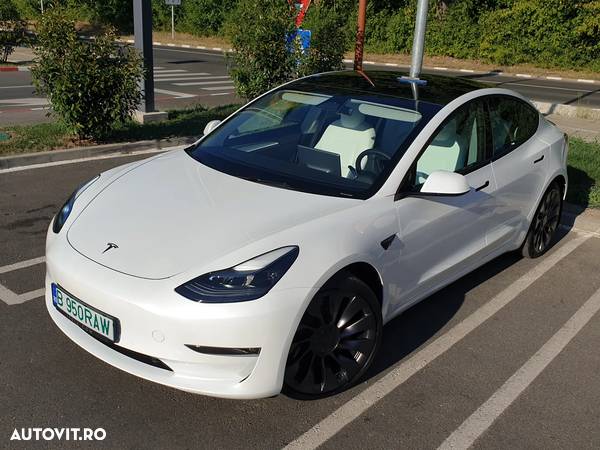 Tesla Model 3 - 1