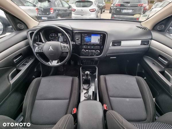 Mitsubishi Outlander - 10