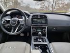 Jaguar XE 2.0 P300 AWD R-Dynamic SE - 8