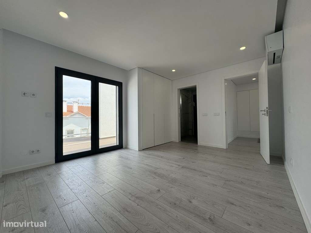 T4 Duplex Moderno com Terraços Amplos|Churrasqueira|Garagem Box-17