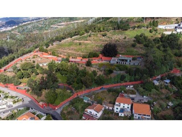 Quinta de Luxo com Duas Moradias e Vista Mar – Um Refúgio Exclusivo no-39
