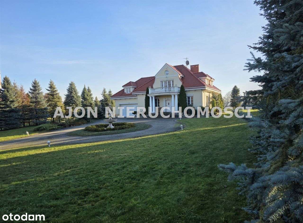 Willa z garażem, Czechowice Dziedzice ul. Zawiła-1