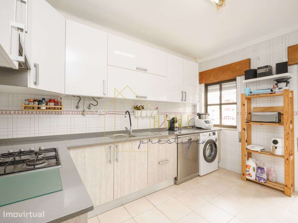 Oportunidade de Investimento | T2 Remodelado no Centro da Moita-13