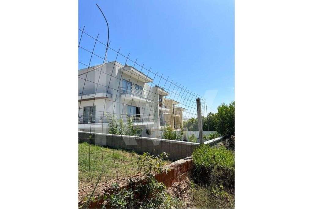 LOTE DE TERRENO PARA CONSTRUÇÃO DE MORADIA, EM ZONA NOBRE, OLIVEIRA DO - Grande imagem: 5/5