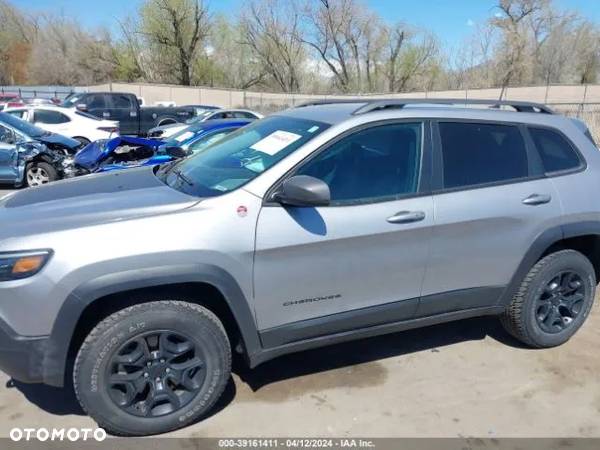 Jeep Cherokee - 11