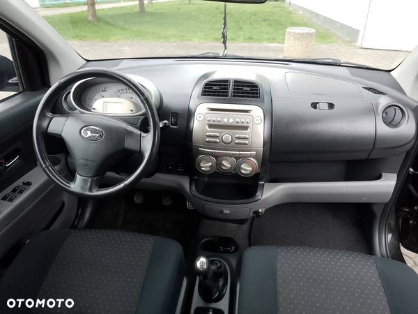 Daihatsu Sirion 1.3 - 24