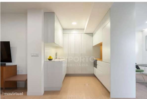 T2 COM GARAGEM E VARANDA   NO PORTO-11