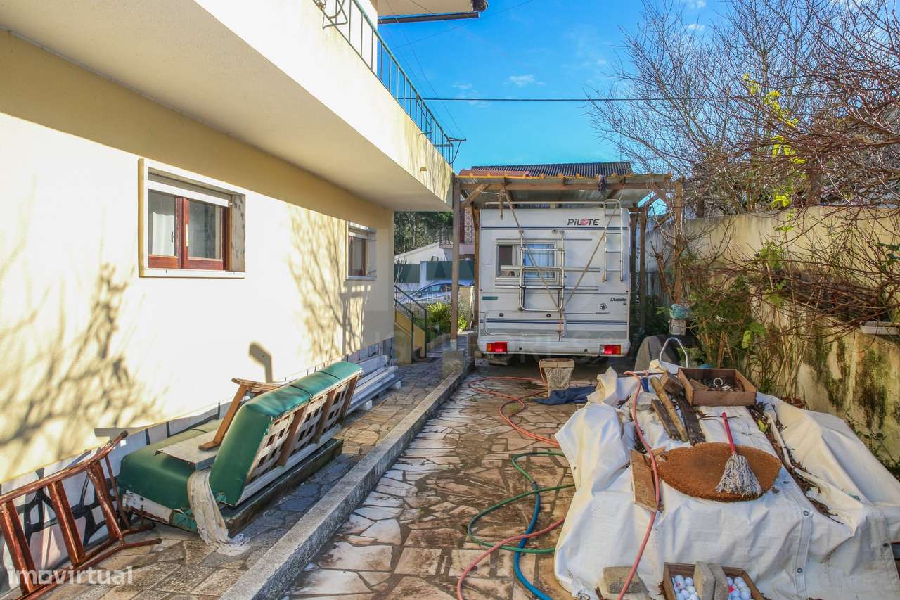 Quintinha com Moradia T2+1, em Sobral de Monte Agraço - Grande imagem: 4/39