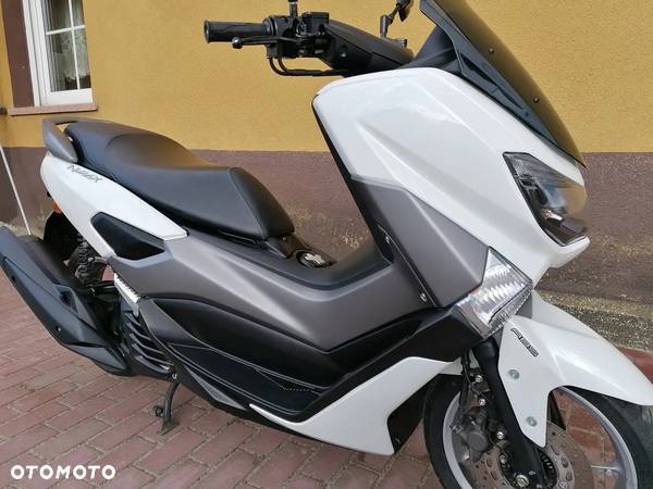 Yamaha NMAX - 10