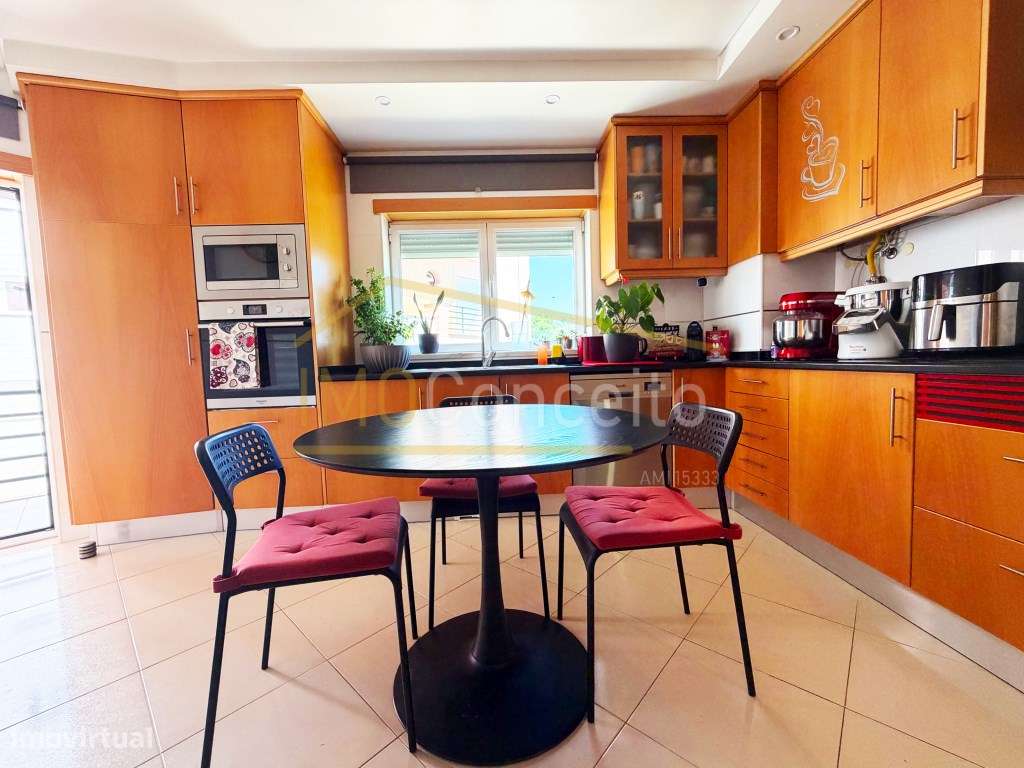 Apartamento T3/ sótão/garagem fechada em Torres Novas-7