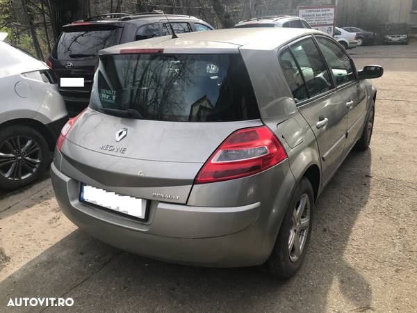 Dezmembrez Renault Megane 2 facelift 2007 benzina - 7