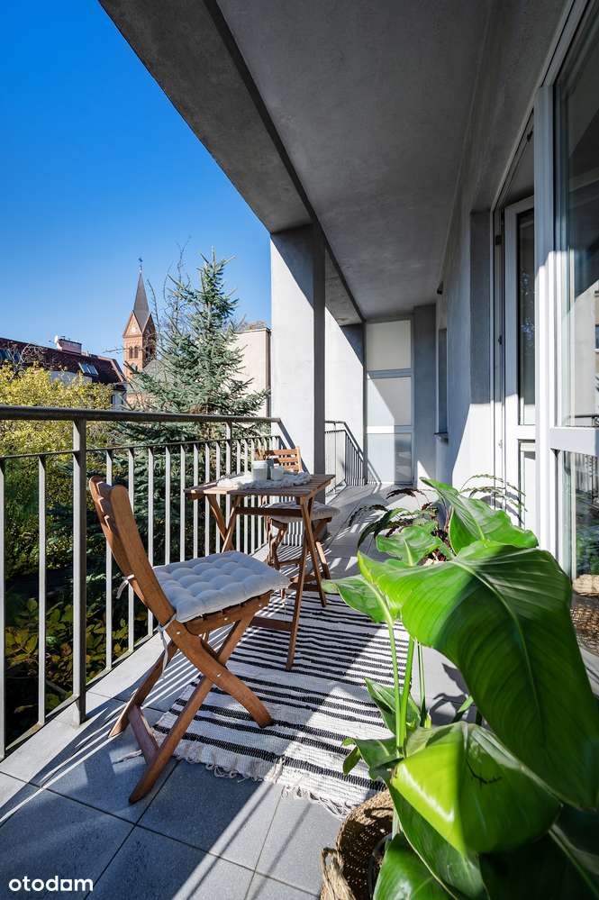 Apartament dla tych, którzy cenią dużo przestrzeni i światła-6