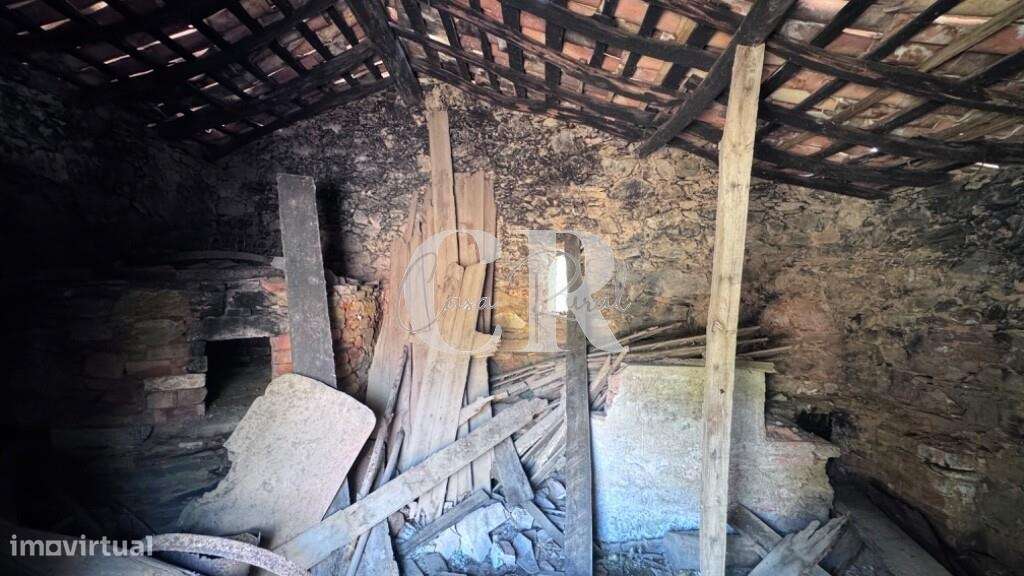 Imóvel em pedra, com projeto de renovação - Grande imagem: 4/9