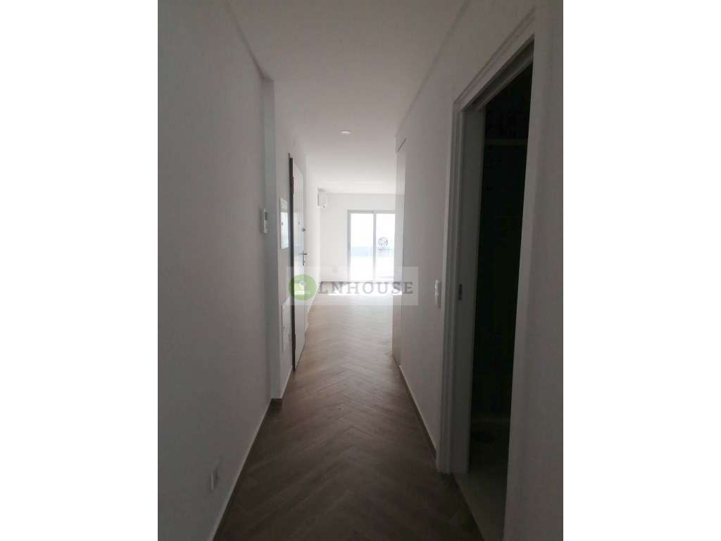 Apartamento de tipologia T1 novo a 250 m da praia de Monte Gordo.-13