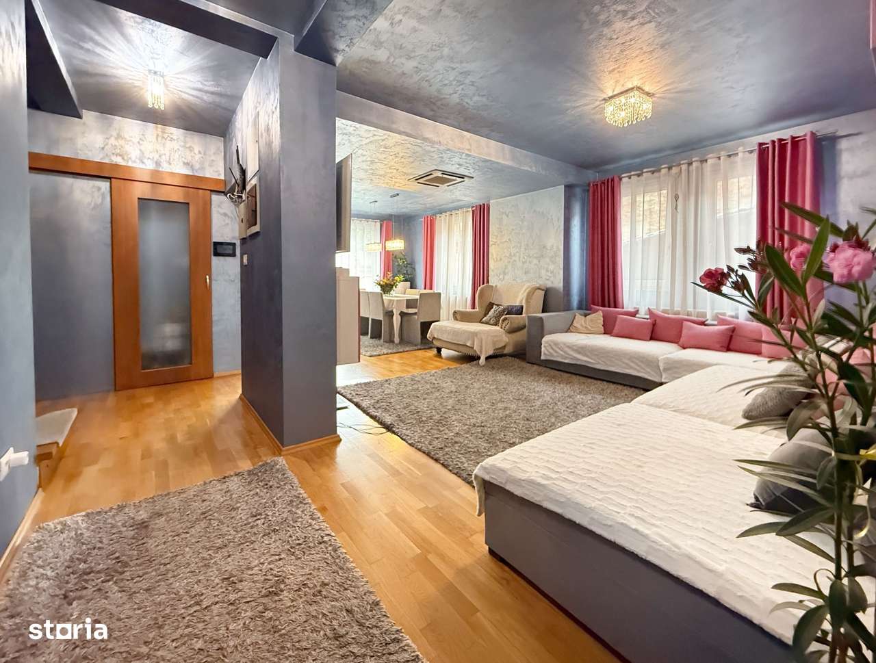 Casă cu două corpuri și utilizare mixtă– rezidențial & comercial - Imagine principală: 3/16