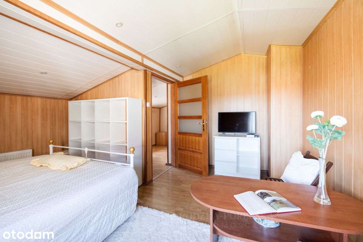 Dom przy lesie z dużą działką-15