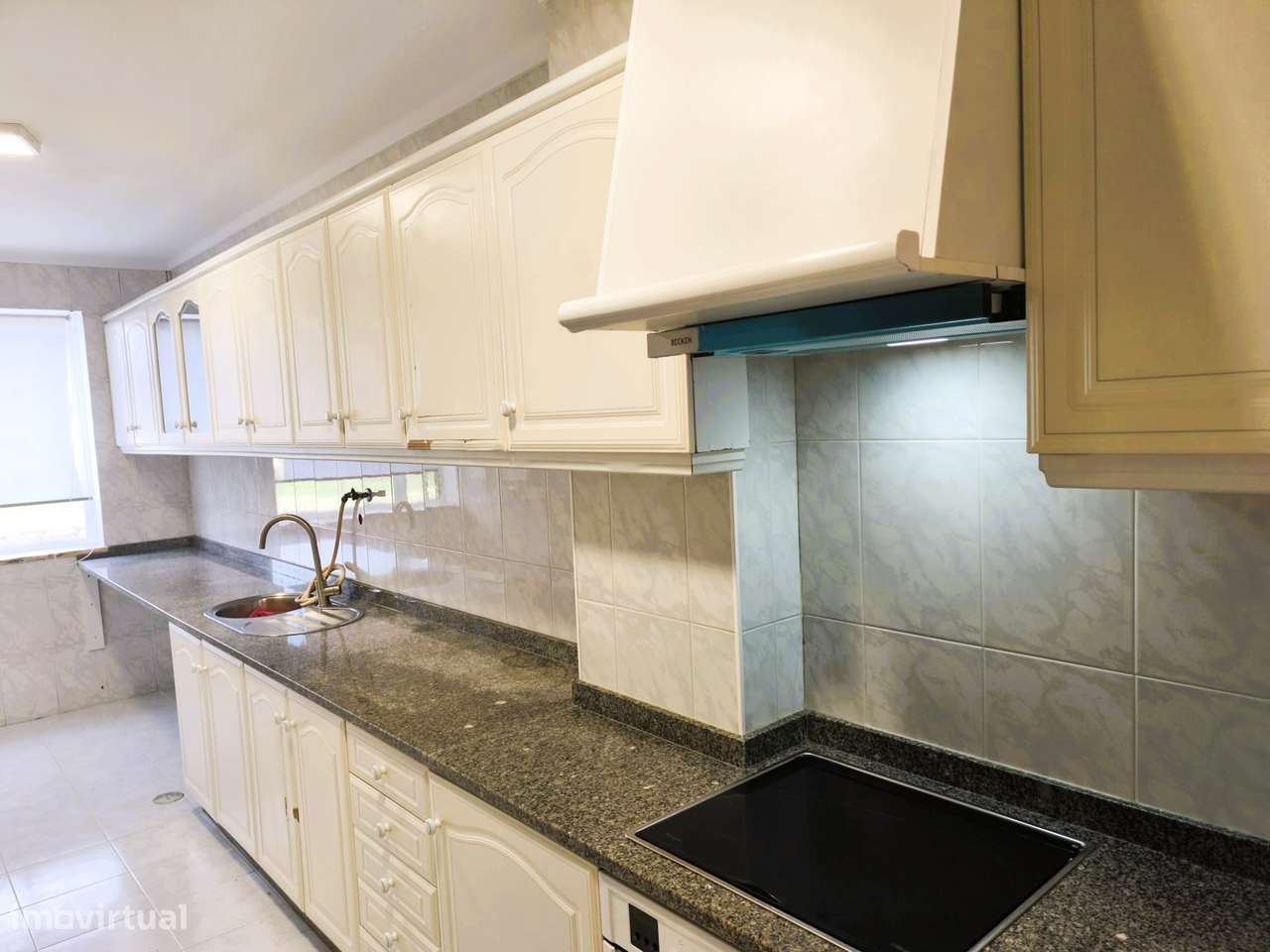 Apartamento T2 em Macieira de Rates-9
