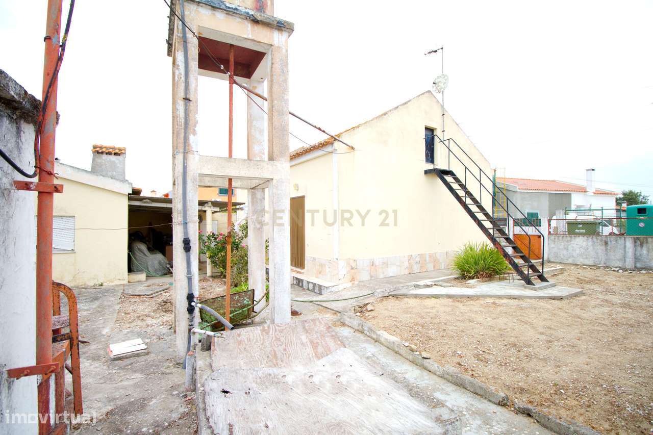 Moradia T2 para Remodelação nas Pontes-40