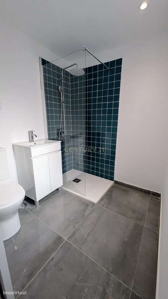 Apartamento T2 no vibrante bairro de Benfica-7