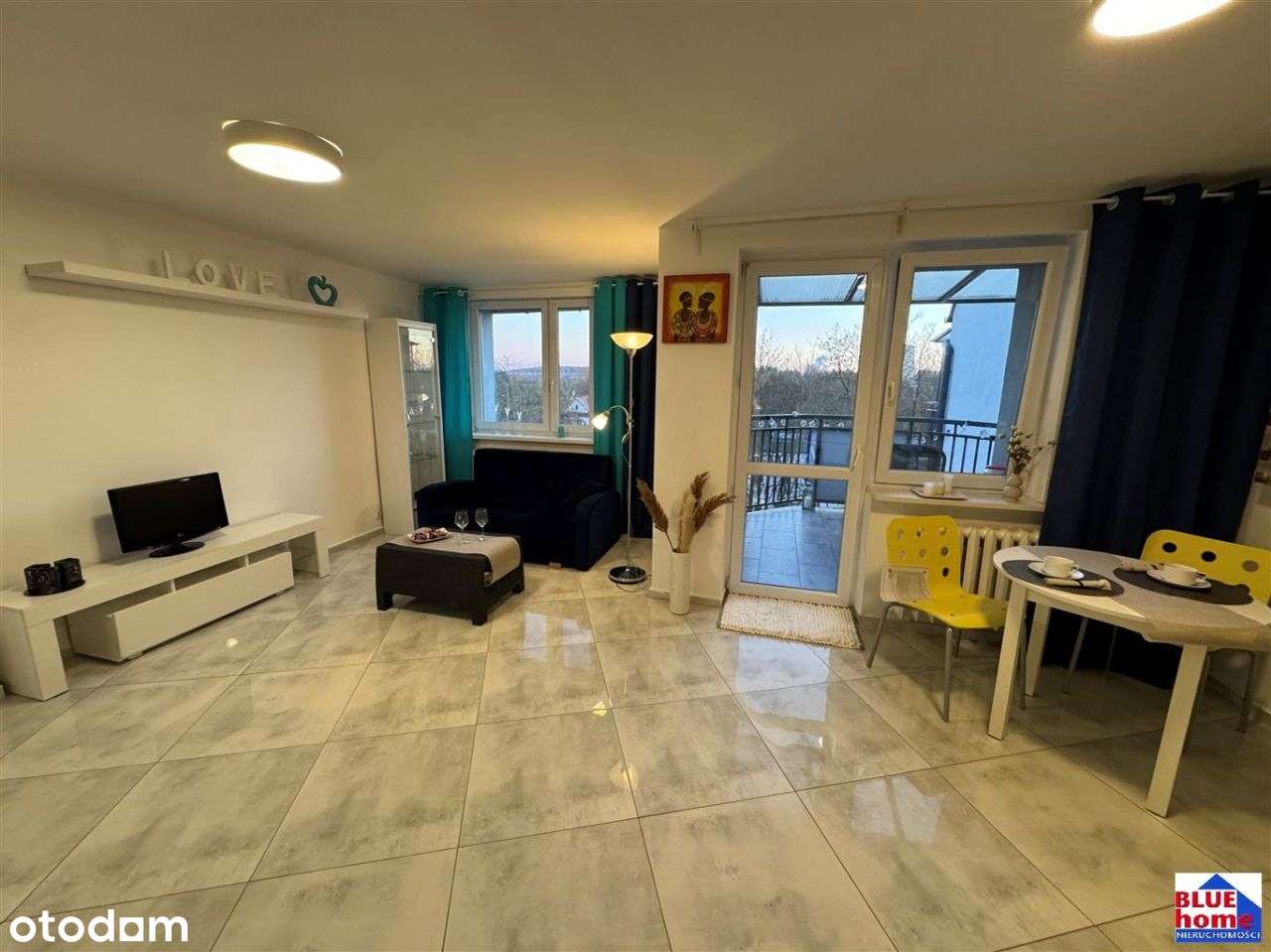 2 pokoje z balkonem i pięknym widokiem-1