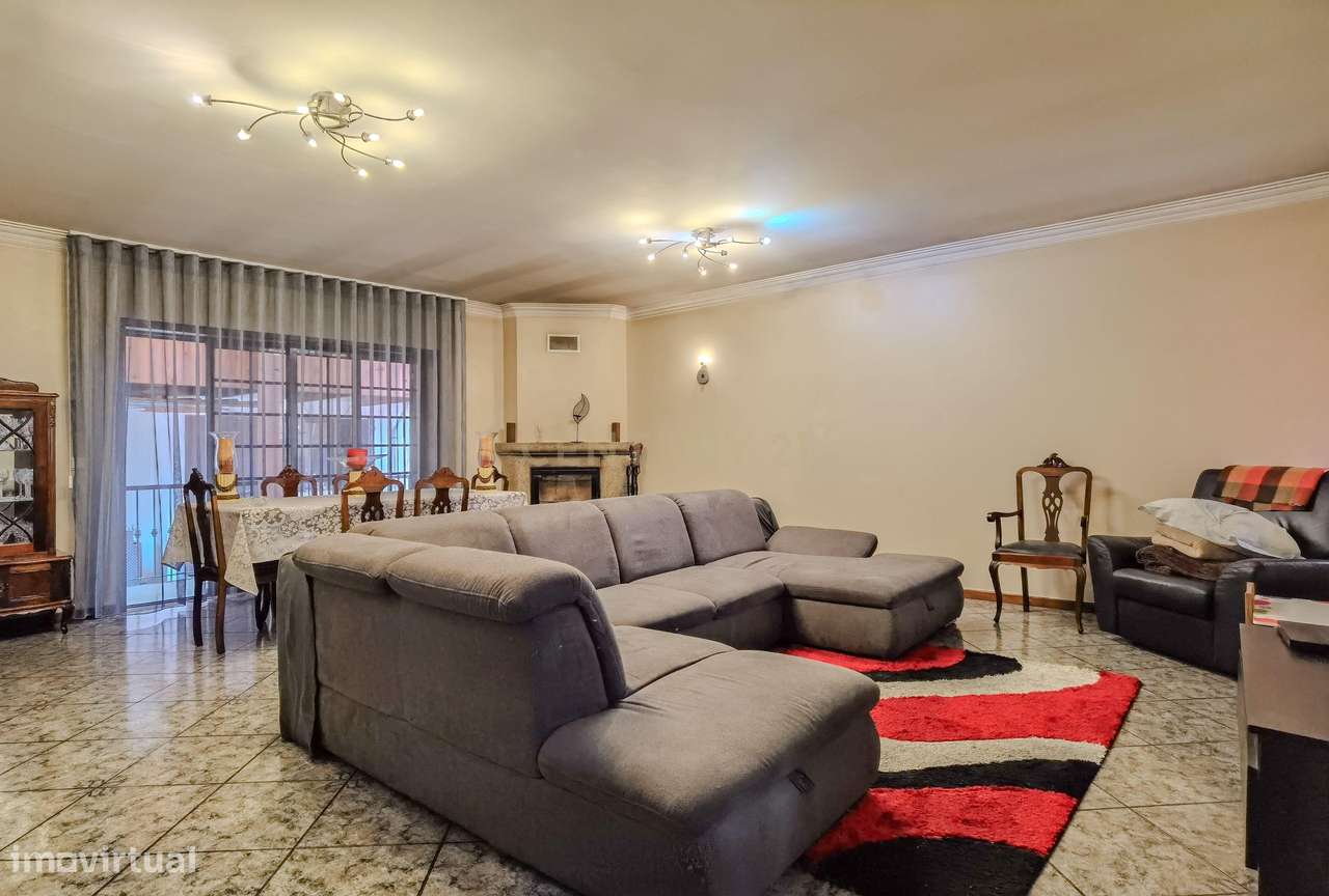 Moradia 4 frentes, T4 em Paiço, Lavra-31