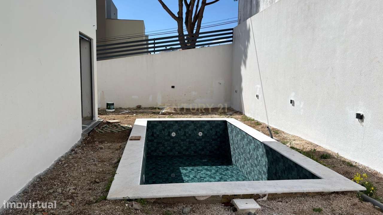 Moradia independente à venda em Famões, Odivelas-19