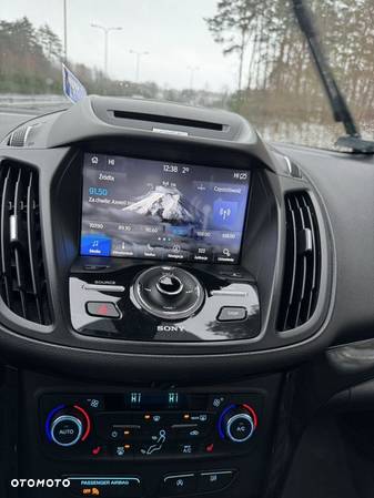 Ford Escape 2.0 EcoBoost AWD Titanium - 12