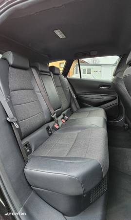 Toyota Corolla 1.8 HSD Exclusive interior Negru - 9