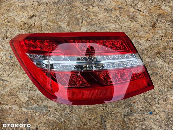 MERCEDES E W207 LAMPA LED TYLNA LEWA LEWY TYŁ A2079060158 - 1