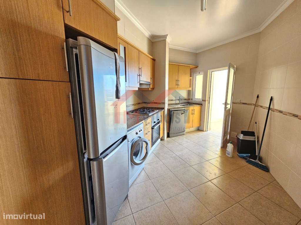 Apartamento T2 com garagem e arrecadação no centro - Almancil - Grande imagem: 4/17