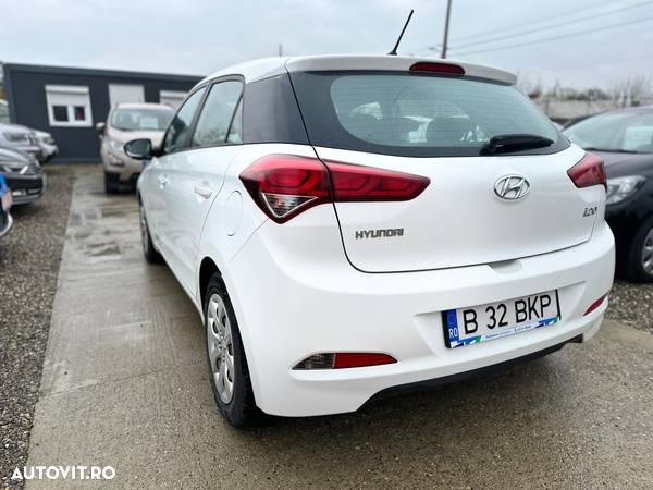 Hyundai i20 - 11