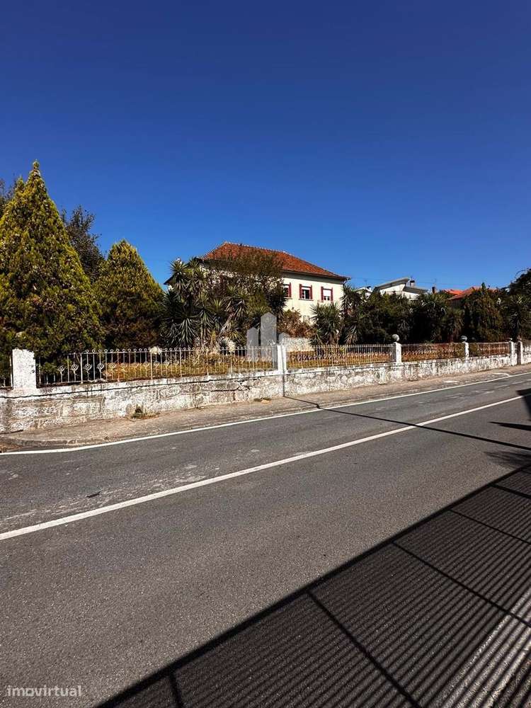 Moradia e Terreno com 3.000 m² em Lordelo- Paredes-35