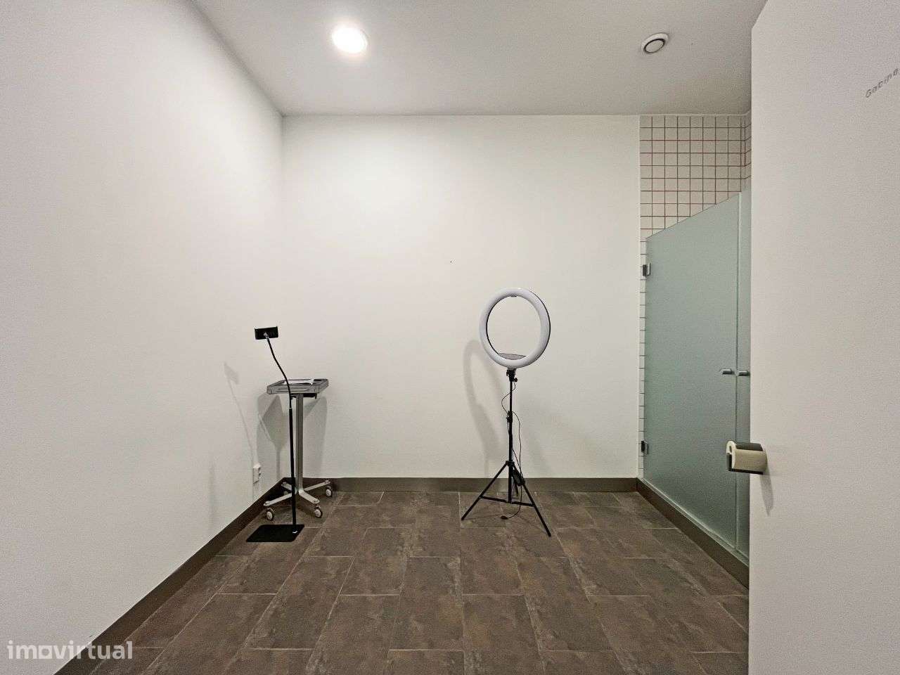 Loja para Venda em Matosinhos Sul – Localização Premium e Potencial In-2