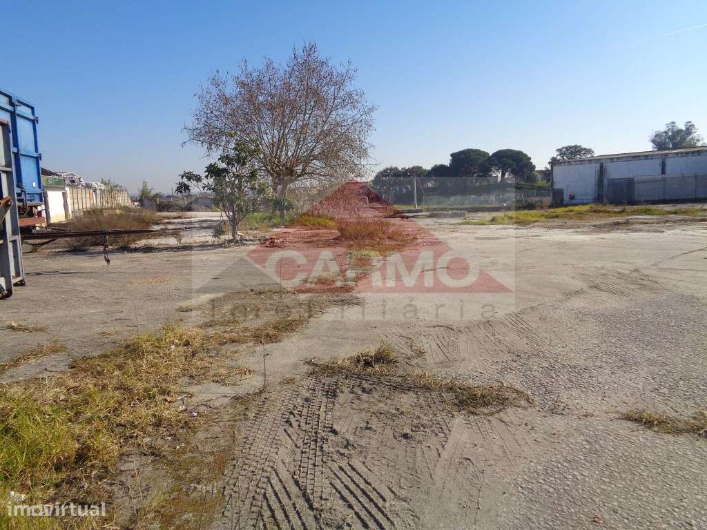 Terreno / Moita. - Grande imagem: 2/28