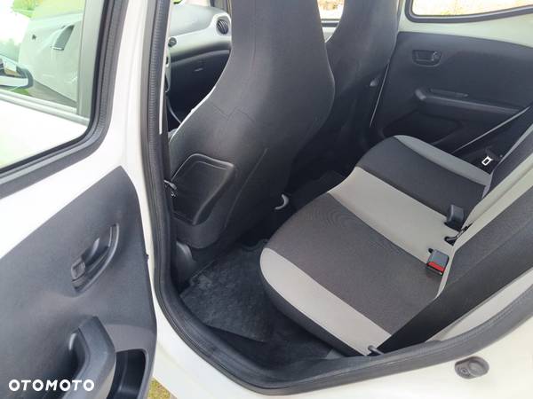 Toyota Aygo x mit x-business Paket - 11