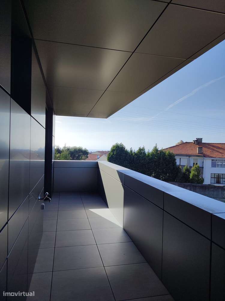 T2 pronto habitar, box com tomada p/carregamento de carro eléctrica - Grande imagem: 4/44