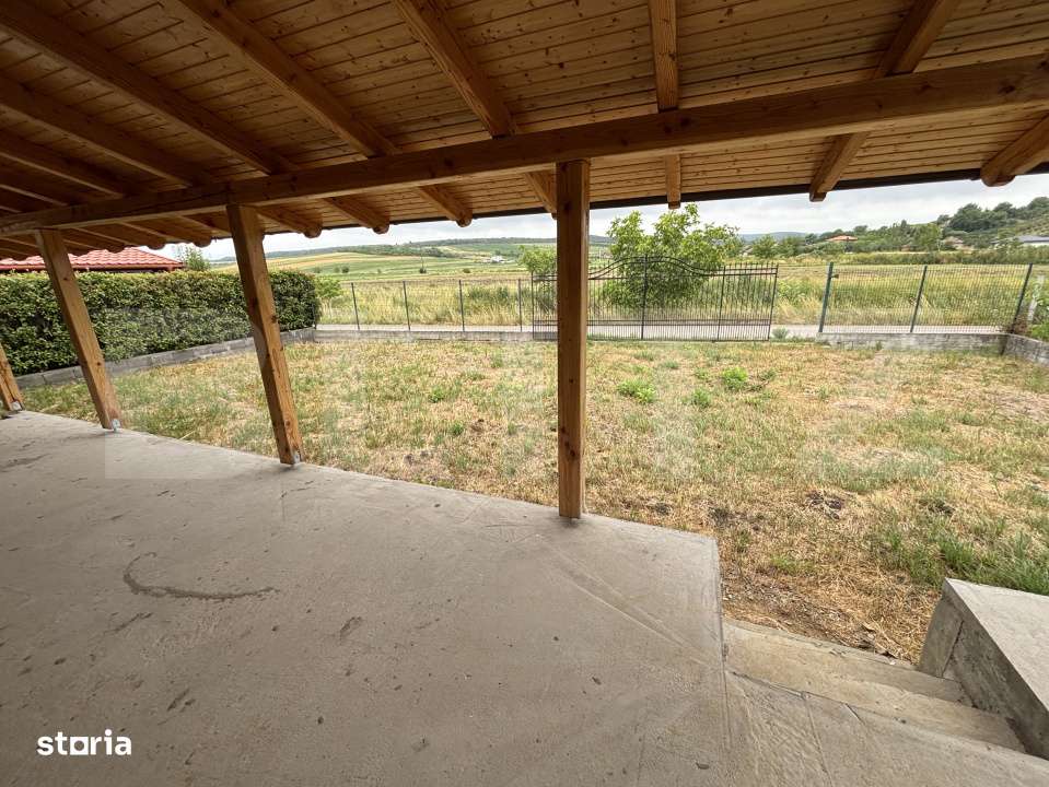 Casa de vanzare zona linistita - Imagine principală: 2/12