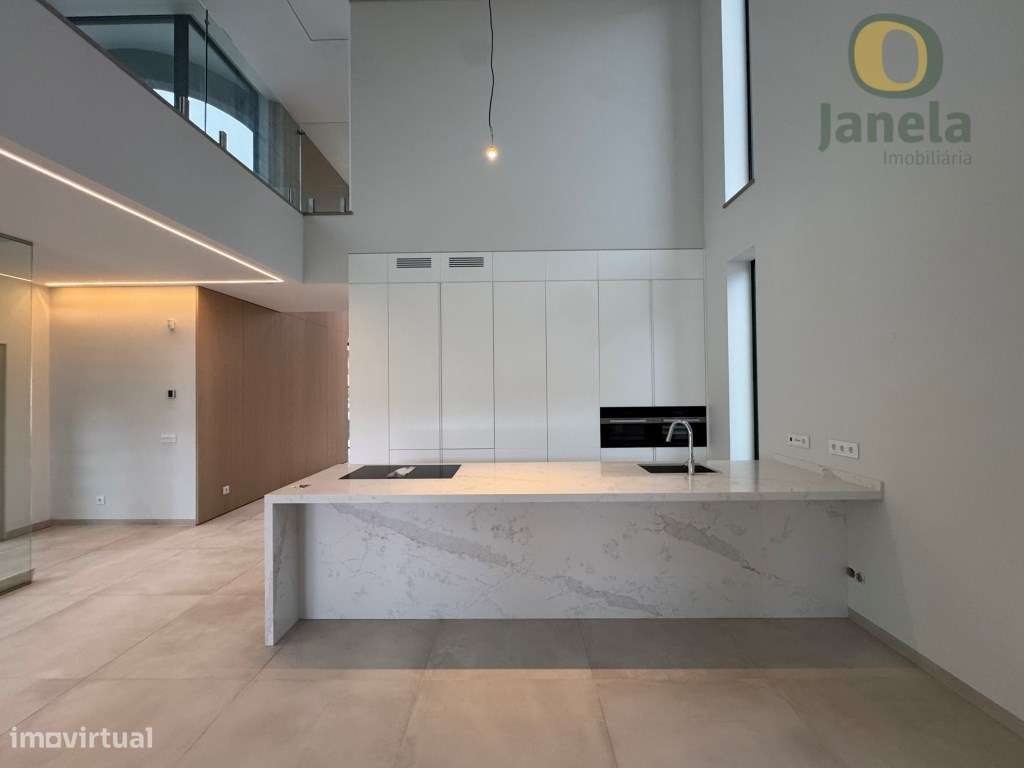 Moradia T4 de Luxo com Piscina, em Primeira Linha de Golfe, Vilamoura-22