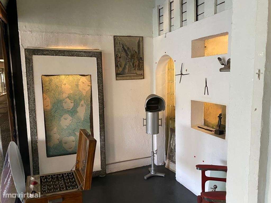 Bonita Loja/Ampla Montra Envidraçada/Equipada p/ Cabeleireiro/Galer... - Grande imagem: 4/5