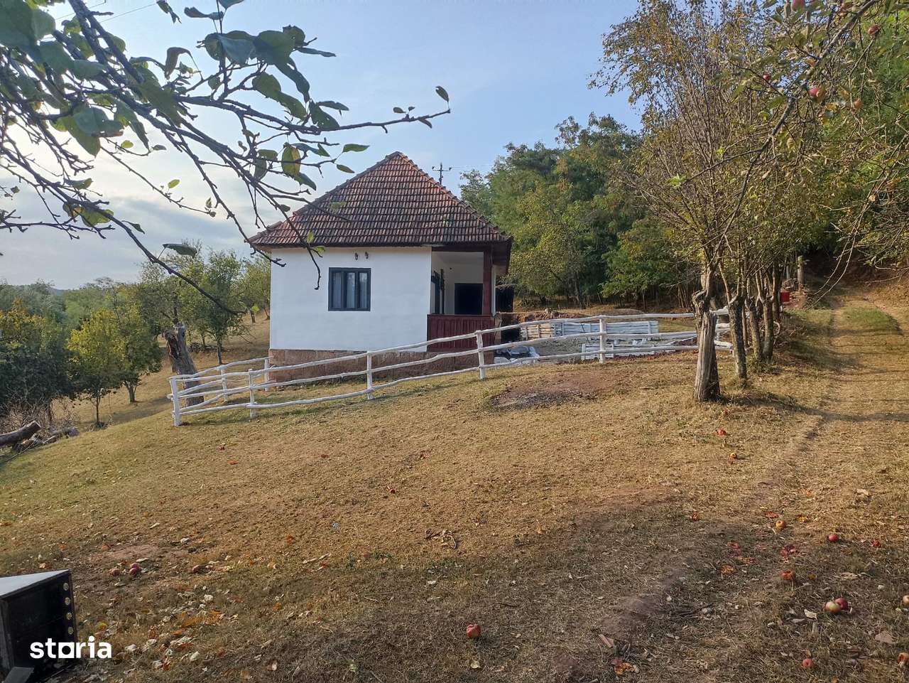 Proprietate plus 13 hectare teren la 25 km de Deva - Imagine principală: 2/16