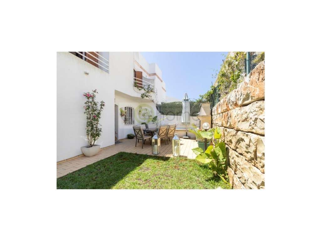 Moradia V4 geminada em Vilamoura perto da Marina-3