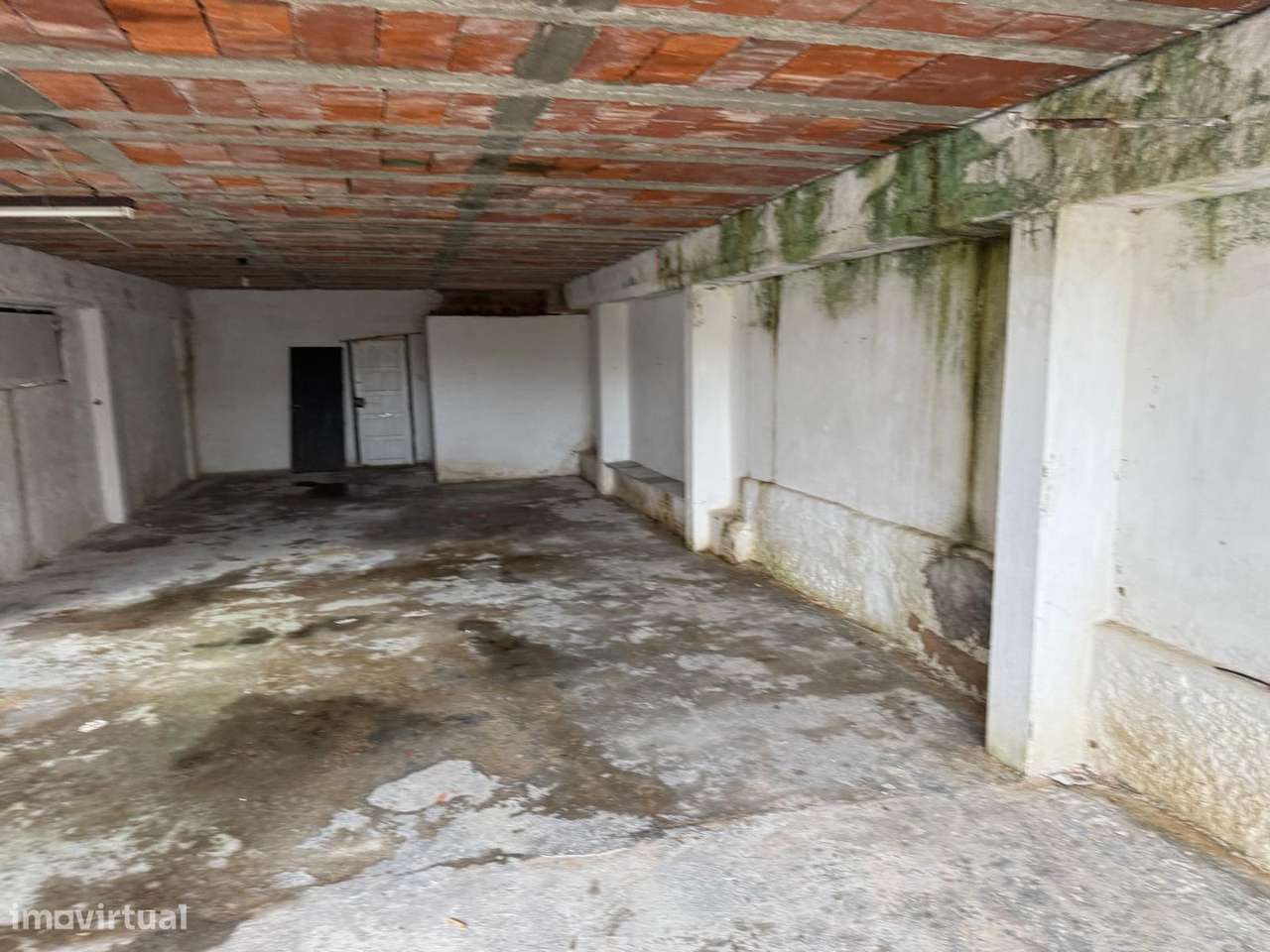 Moradia com grande potencial junto ao centro de Santa Cruz - Grande imagem: 5/41