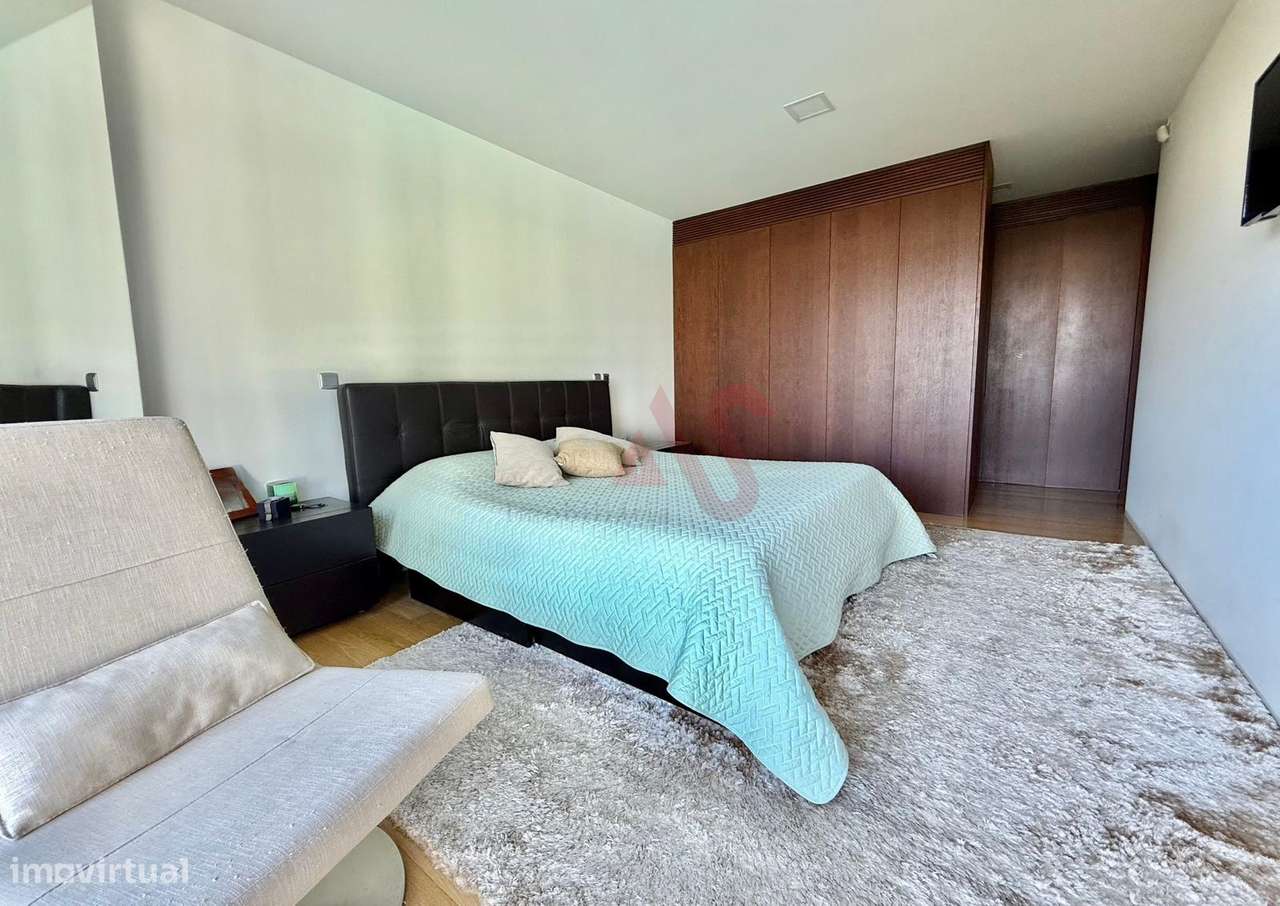 Espetacular Moradia Térrea T4 Em Azurém, Guimarães-11