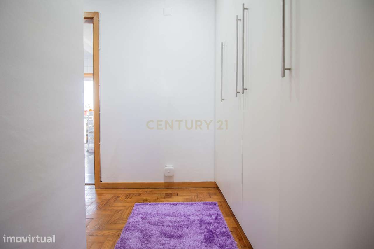 Apartamento T3 em Buarcos, a 900 metros da Praia, com elevador e excel-13