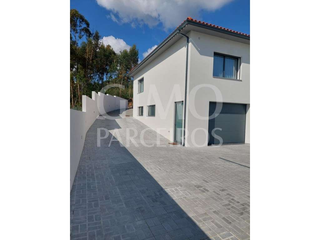 Moradia T3 Moderna e Confortável em Oliveira do Bairro.-21